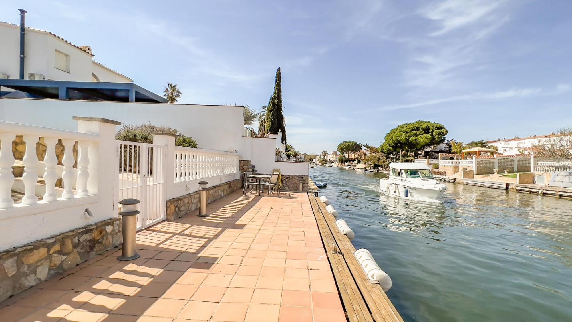 Villa With Pool And Private Dock Empuriabrava Buitenkant foto