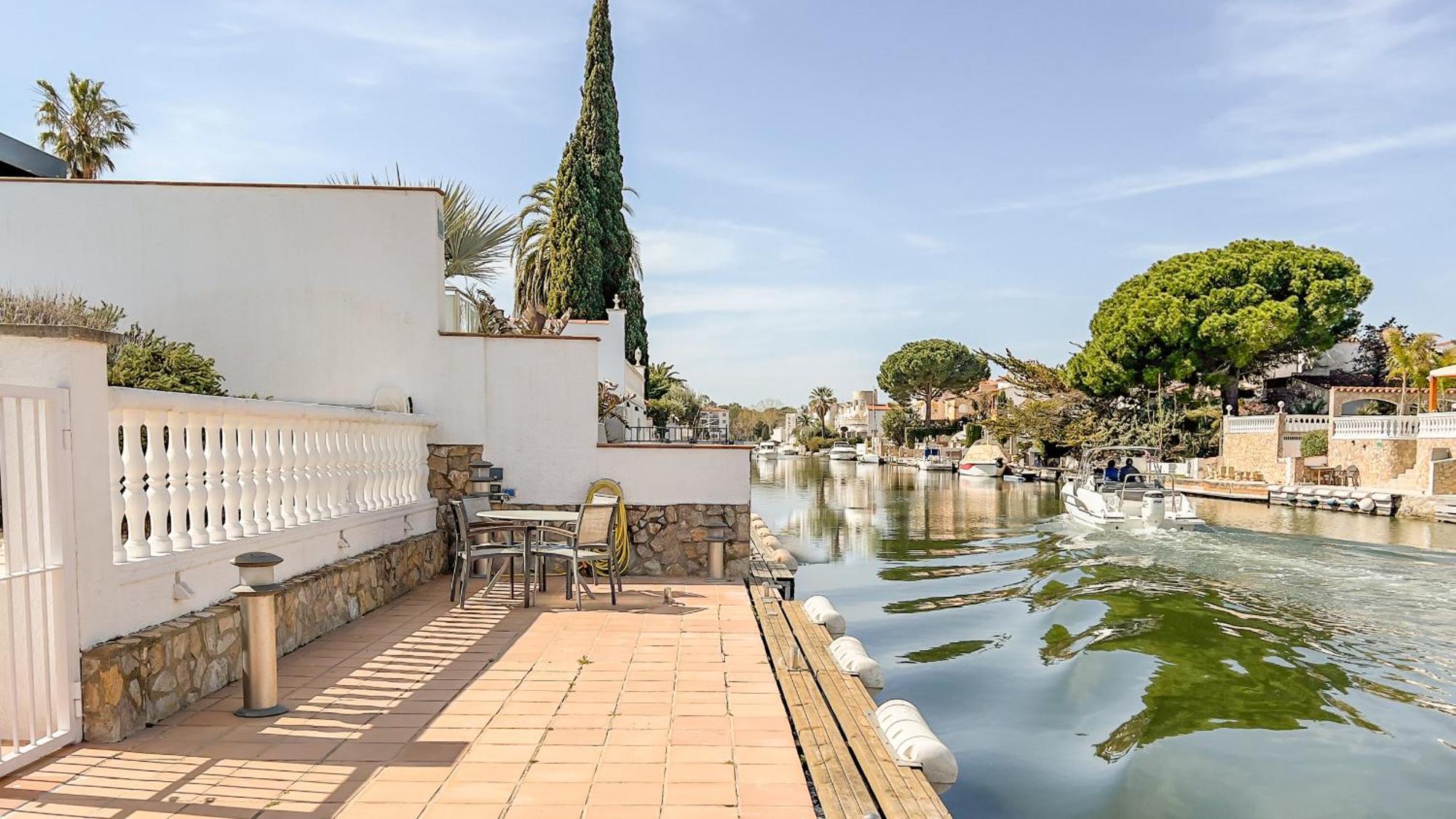 Villa With Pool And Private Dock Empuriabrava Buitenkant foto